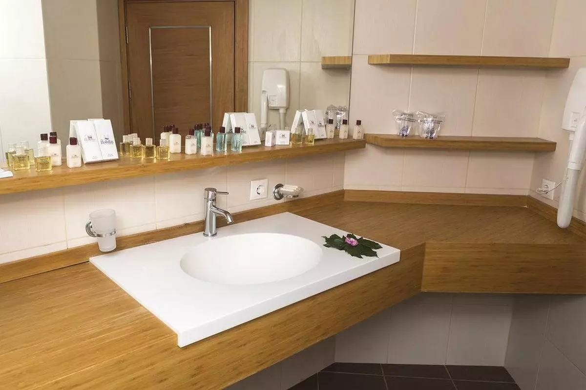 158900341 (Copy).jpg